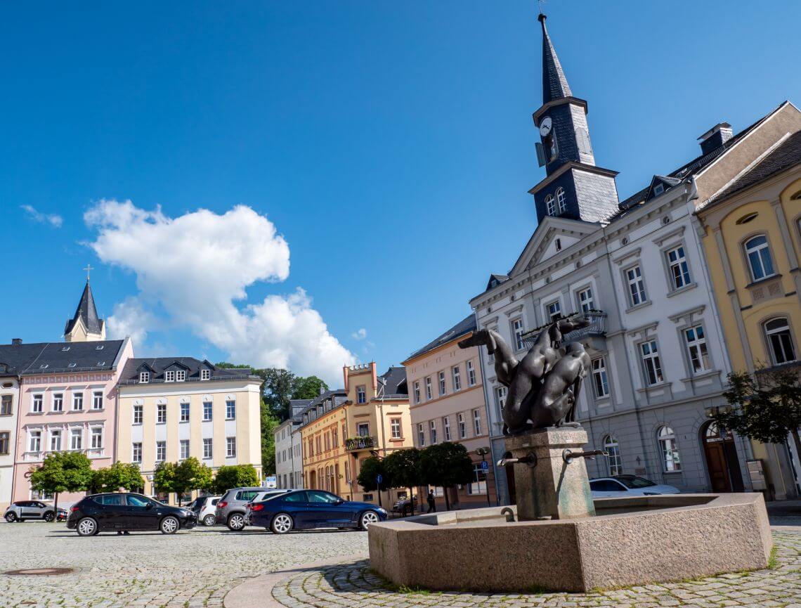 Marktplatz mit Rathaus von Bad Lobenstein