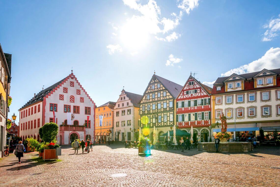 Marktplatz mit Rathaus in Bad Mergentheim