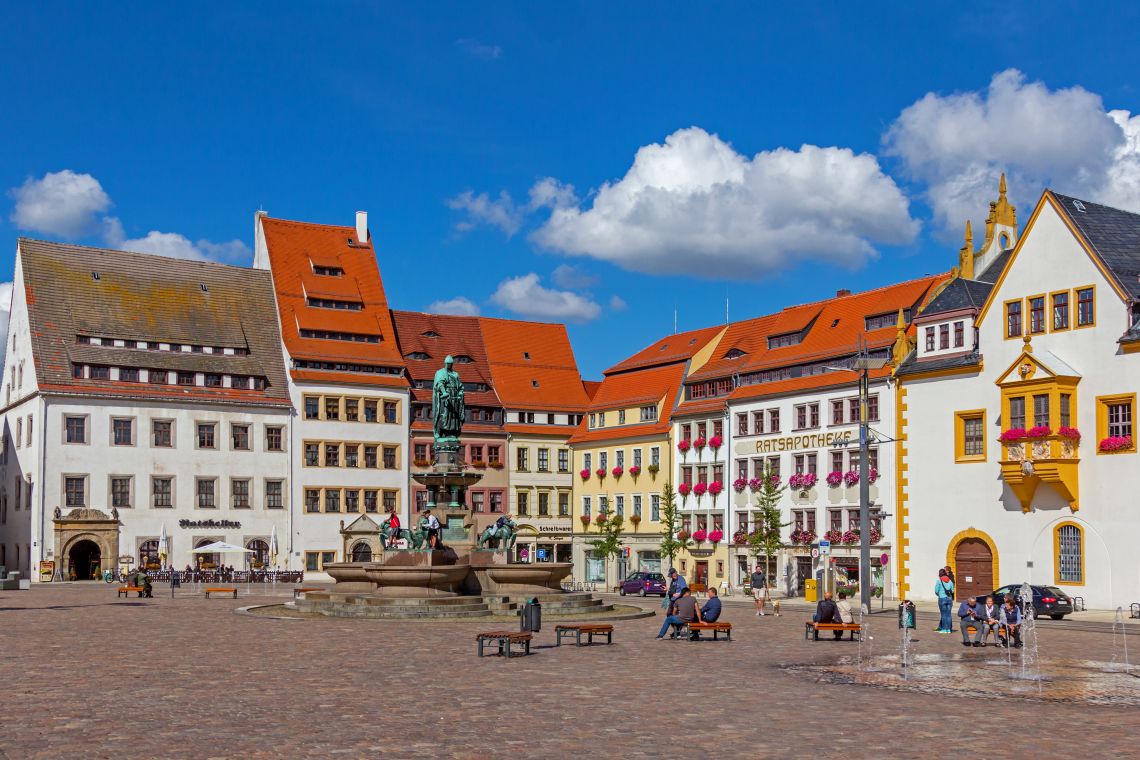 Platz mit Brunnen in Freiberg