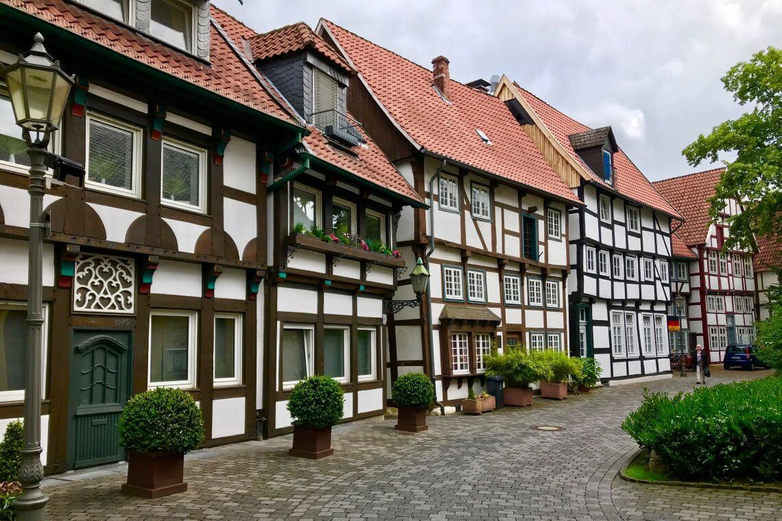 Gütersloh: Großstadt in Nordrhein-Westfalen Historischer Stadtkern Gütersloh mit alten Fachwerkhäusern