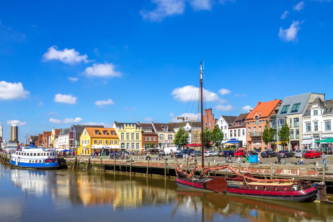 Homelift-Beratung für Husum Schiffe im Hafen von Husum